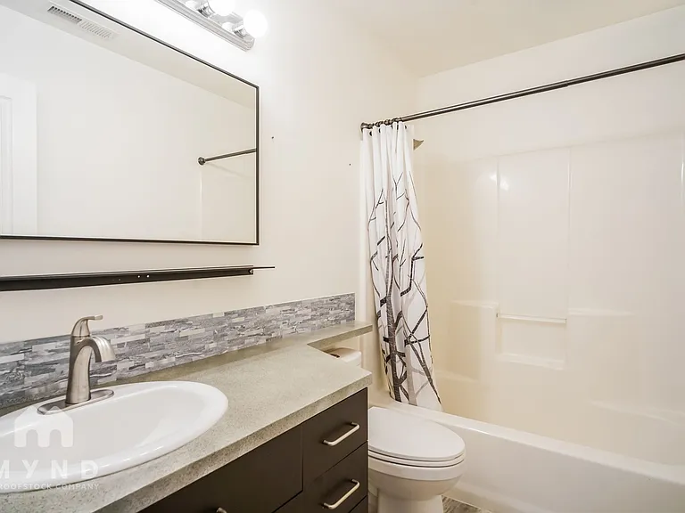 13908 NE 23rd Ave — Photo 14