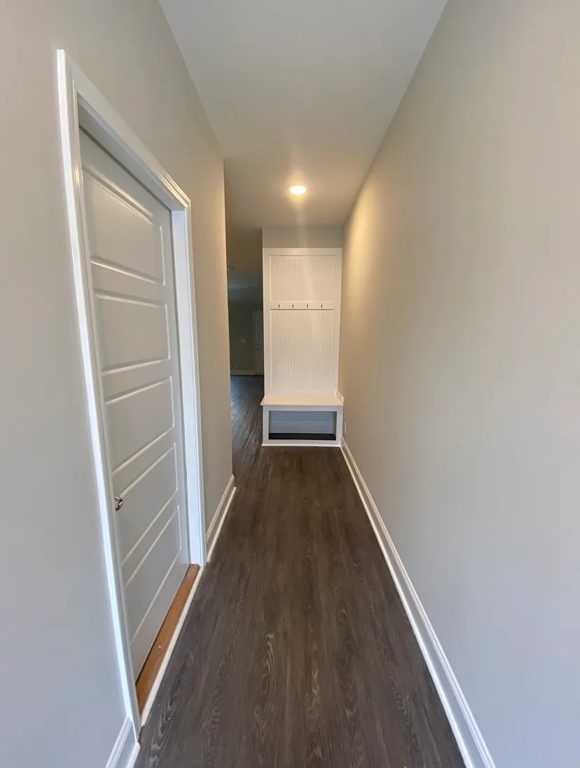 1024 Glenkirk Drive - C — Photo 4