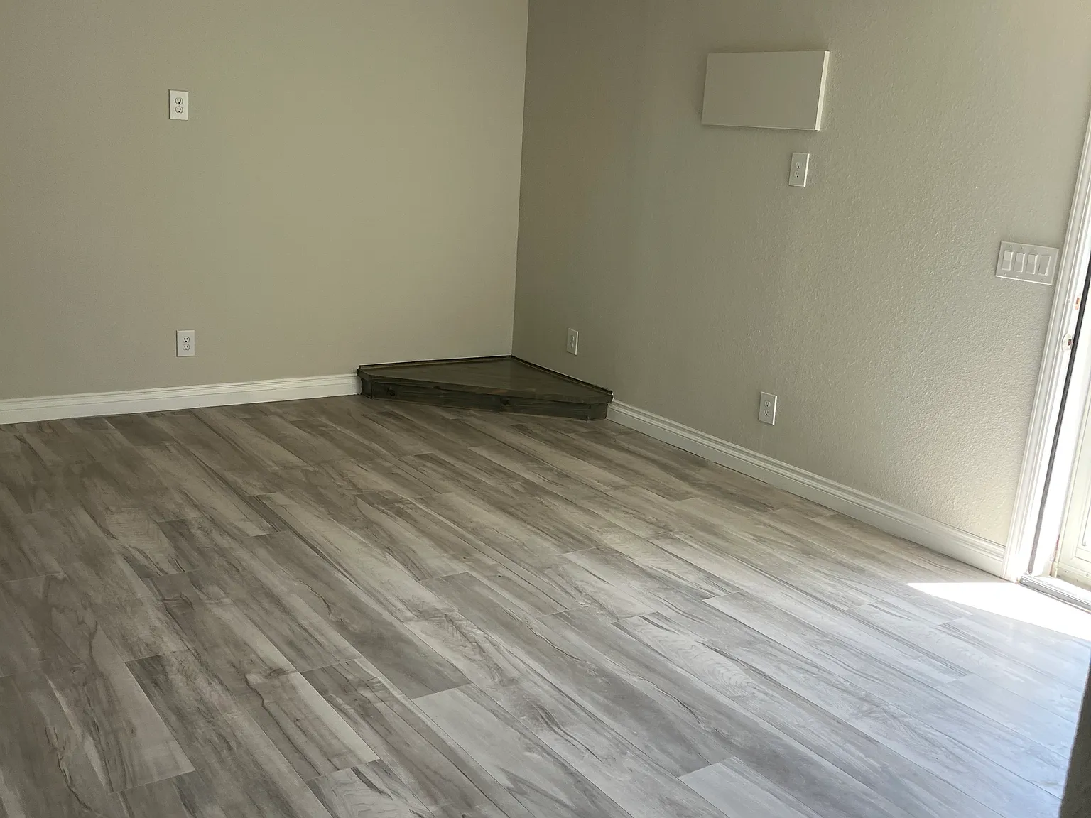 2 bed, 800 sqft, $2,400 — Photo 4