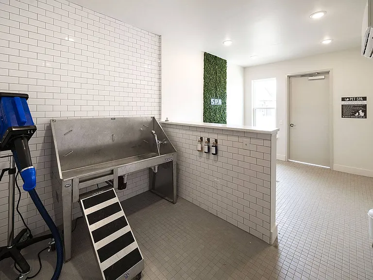 The Banks at Mt. Holly Apartments — Photo 37