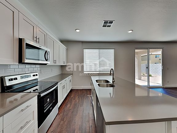 4th image of 17121 W Puget Ave