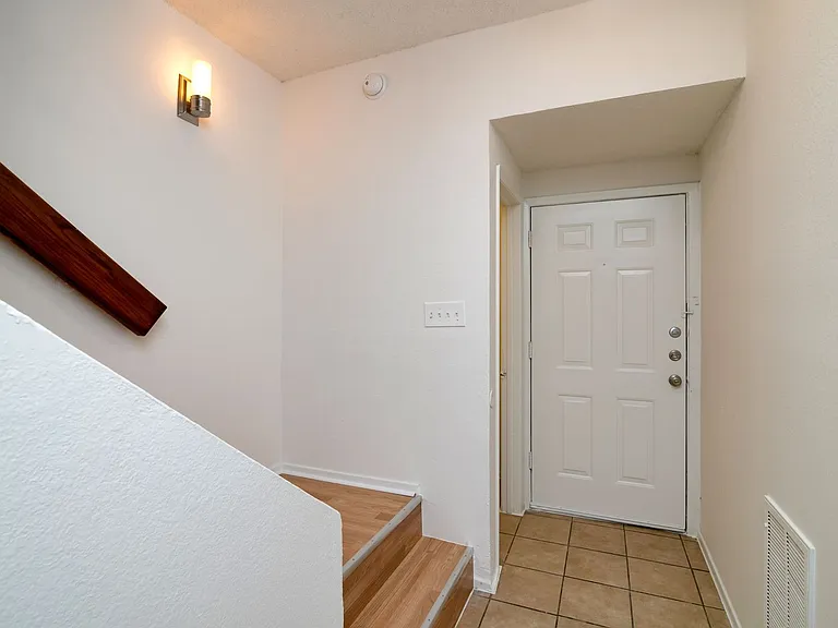 East Landing Townhomes — Photo 4