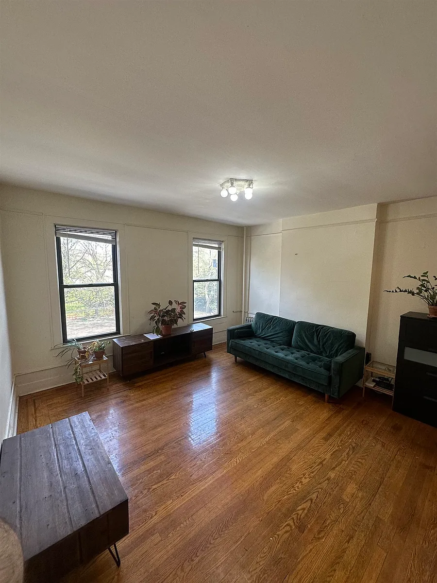 Building Photo - 267 8th St #3