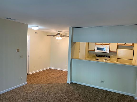 3rd image of 212 Glengarry Dr APT 107