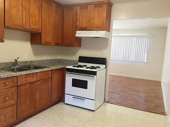 4th image of 502 Easy St #C
