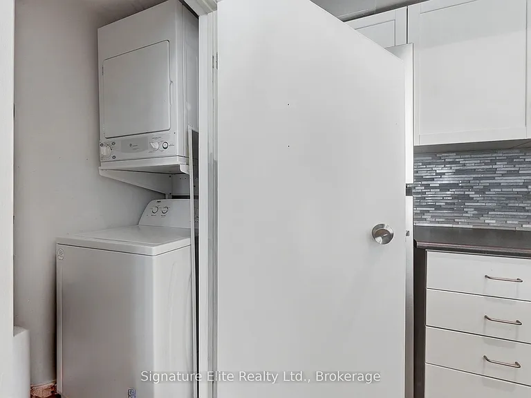 42 Western Battery Rd #718 — Photo 13