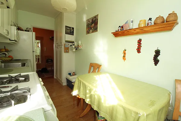 Sold by New York Realty Minimax Inc | media 10