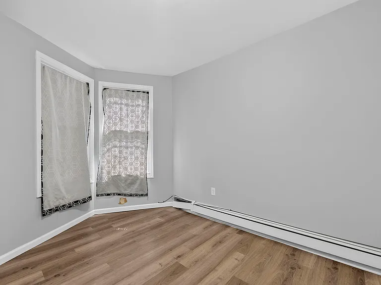 437 7th Ave #R2 — Photo 16
