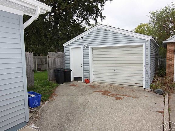 2nd image of 231 Trier St