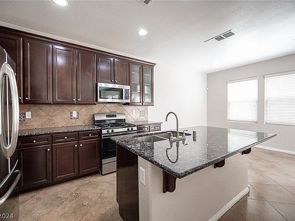 4th image of 9129 Shumard Oak Ct