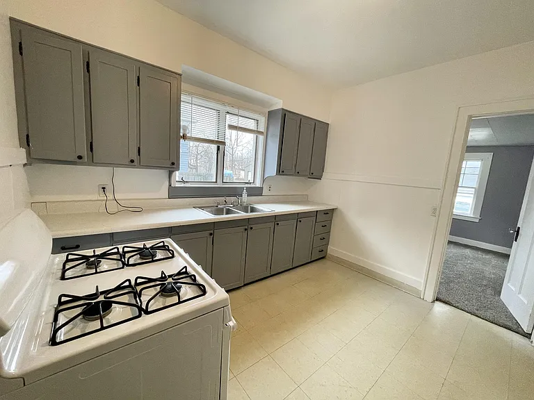 640 Magee Ave #1 — Photo 11