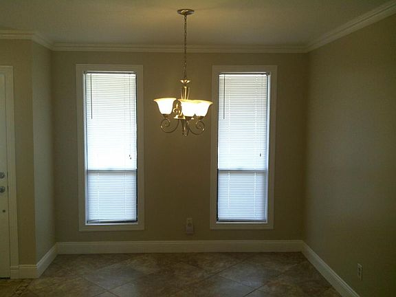 4th image of 157 SE Crosspoint Dr