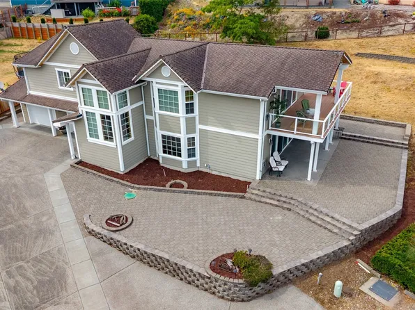 6226 Hinman Drive, Clinton, WA 98236