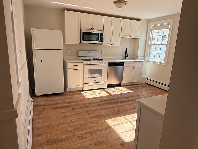 242 Main St #1 — Photo 6