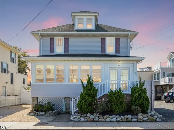 226 3rd St, Beach Haven Boro, NJ 08008