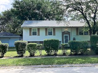 17 S Spruce Ln, Glenwood, IL