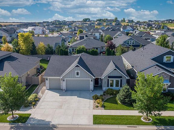 3rd image of 2957 E Renwick Ct