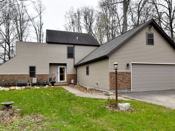 26767 Cranage Rd, Olmsted Falls, OH 44138