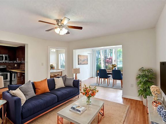 5th image of 16103 Glenmoor Dr #16103