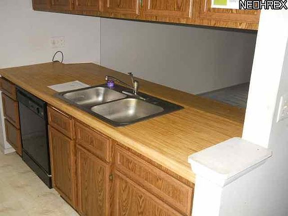 3rd image of 206 Regina Dr #2C