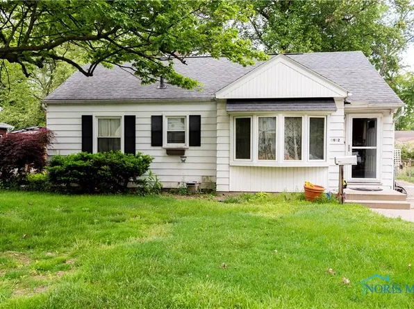 5952 Acoma Dr, Toledo, OH 43623