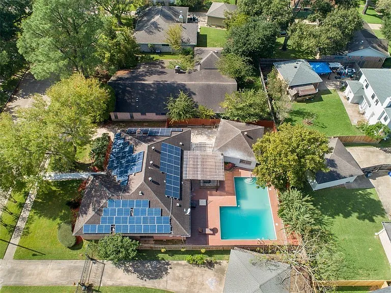 22122 Woodrose Dr — Photo 2