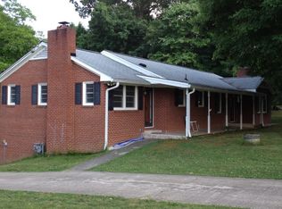 589 Meadowlark Dr, Winston Salem, NC 27106