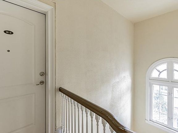 3rd image of 2117 W Dekle Ave APT H3