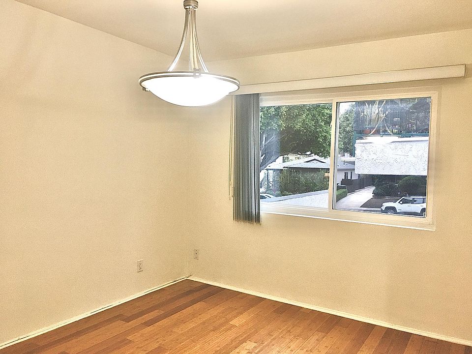 Dining room view toward Arizona Ave.