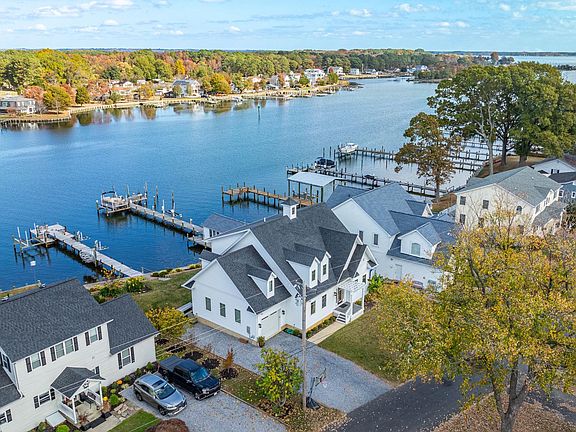 3rd image of 14924 Potomac River Dr
