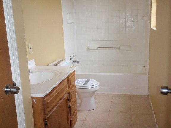 4th image of 205 Highland Dr
