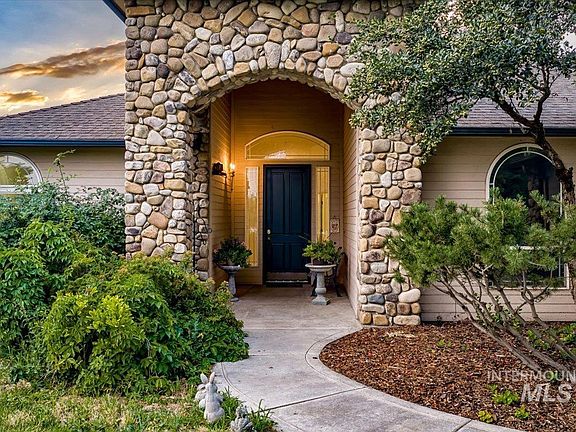 2nd image of 4482 W Vaquero Ln