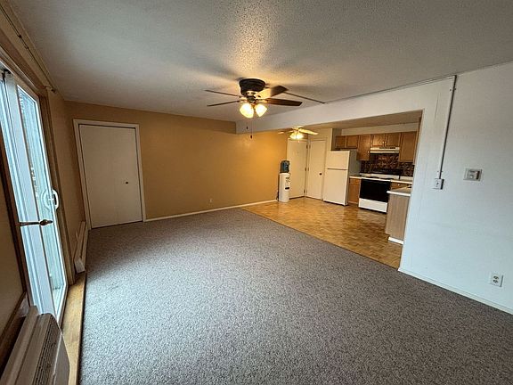 4th image of 1642 Bainbridge St #28
