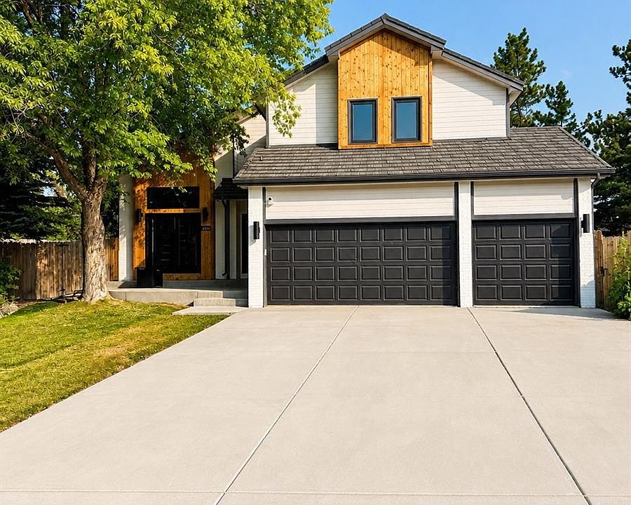 1st image of 3210 Arbutus Street