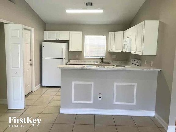3rd image of 2801 Owen Ave