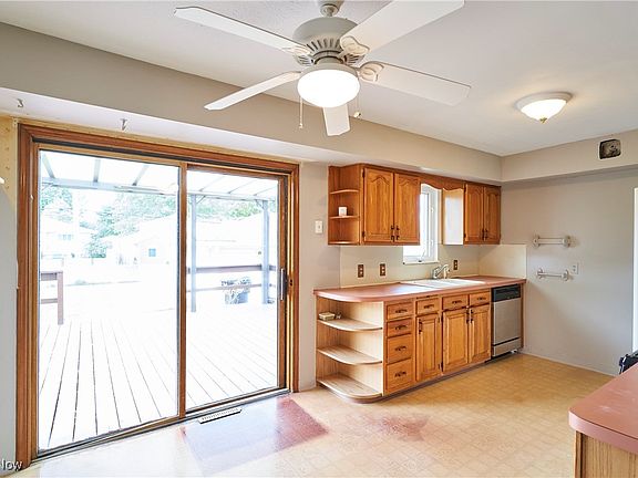 5th image of 6016 Slater Dr