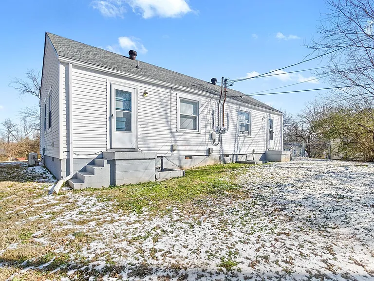 42 Maple St — Photo 15