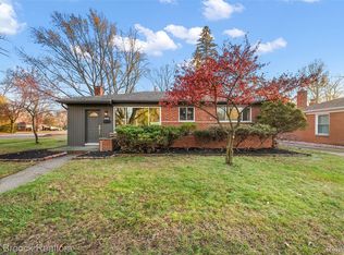 34909 W Chicago St, Livonia, MI 48150