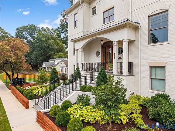 2nd image of 511 Libbie Ave #A