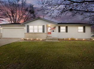 1811 S 7th St, Dekalb, IL 60115