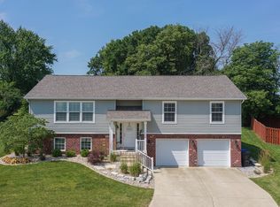 2608 Grey Fox Trl, Bloomington, IL 61705