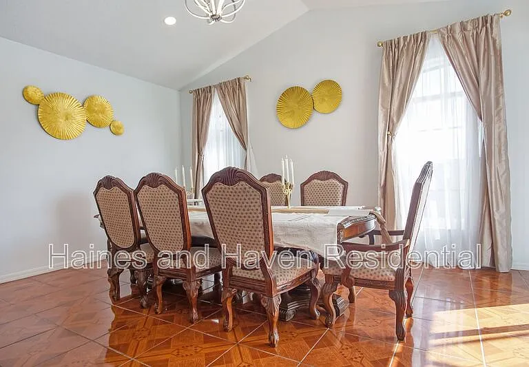 403 Corvina Dr — Photo 24