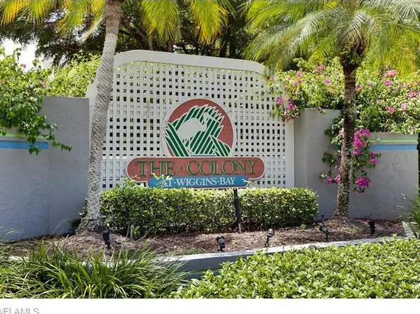 622 Wiggins Bay Dr, Naples, FL 34110