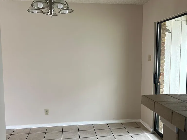 909 Castle Heights Dr #B — Photo 9