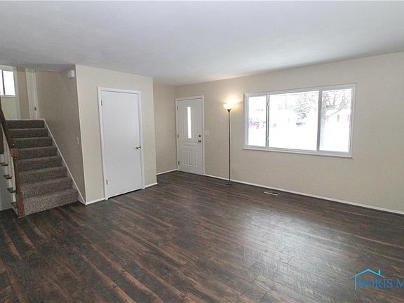 3rd image of 171 Margaret Pl