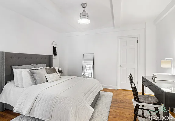 Sold by Mirador Real Estate | media 8