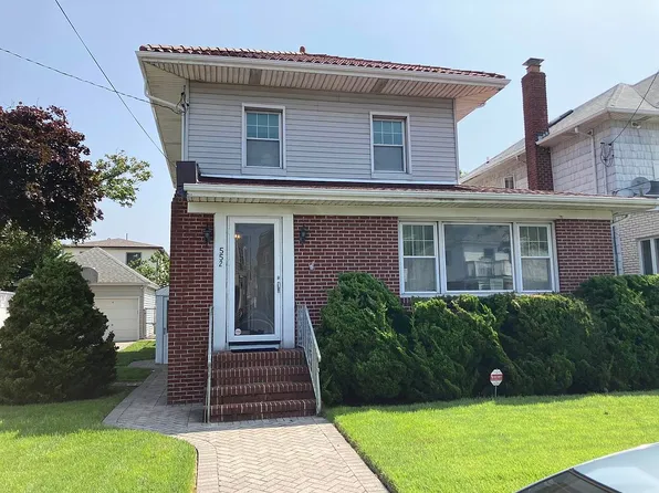 552 131st Bch, Rockaway Park, NY 11694