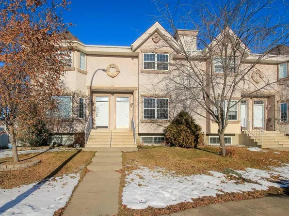 25 S Adams Close, Red Deer, AB T4R 2W4