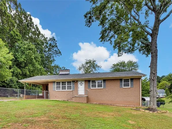 456 Brookwood Dr, Asheboro, NC 27203
