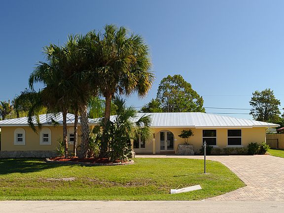 3rd image of 112 NE Naranja Ave